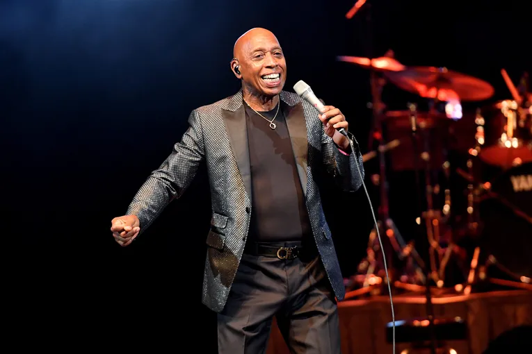 Crowd at a Jeffrey Osborne show